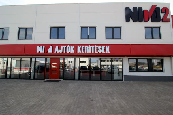 nívó biztonsági ajtó