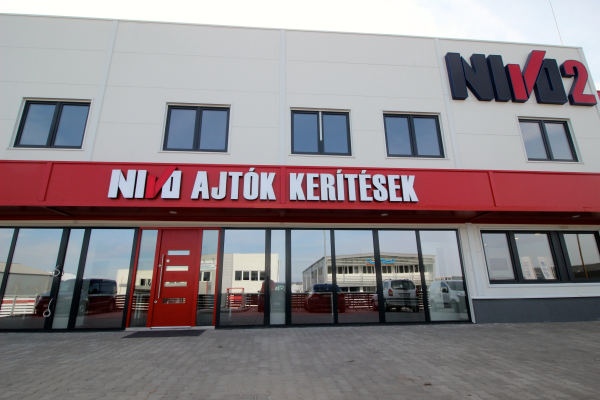 nívó biztonsági ajtó