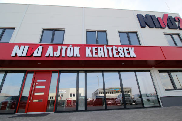 nívó biztonsági ajtó